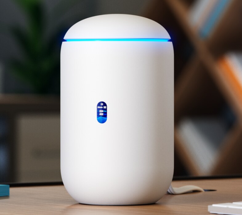 The worker gateway online at a home desk